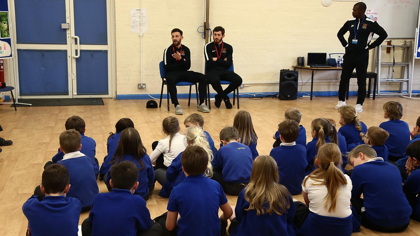 HELMDON PRIMARY SCHOOL HOSTS COBBLERS TAKEOVER DAY - News - Northampton Town 